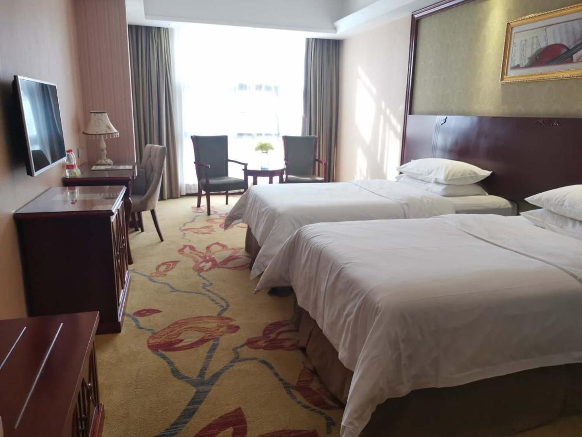 Vienna Hotel Chaozhou Plaza Екстер'єр фото