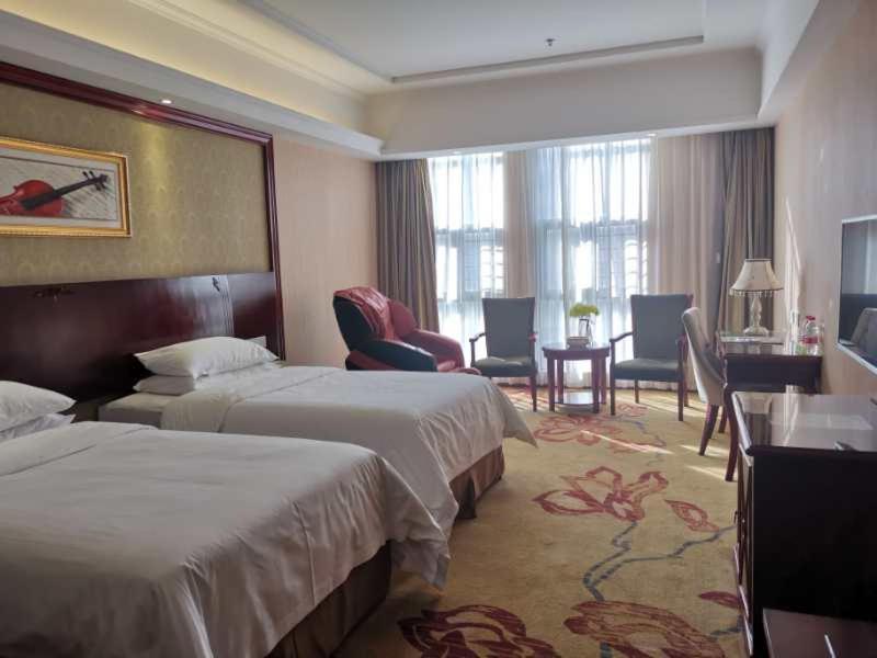 Vienna Hotel Chaozhou Plaza Екстер'єр фото